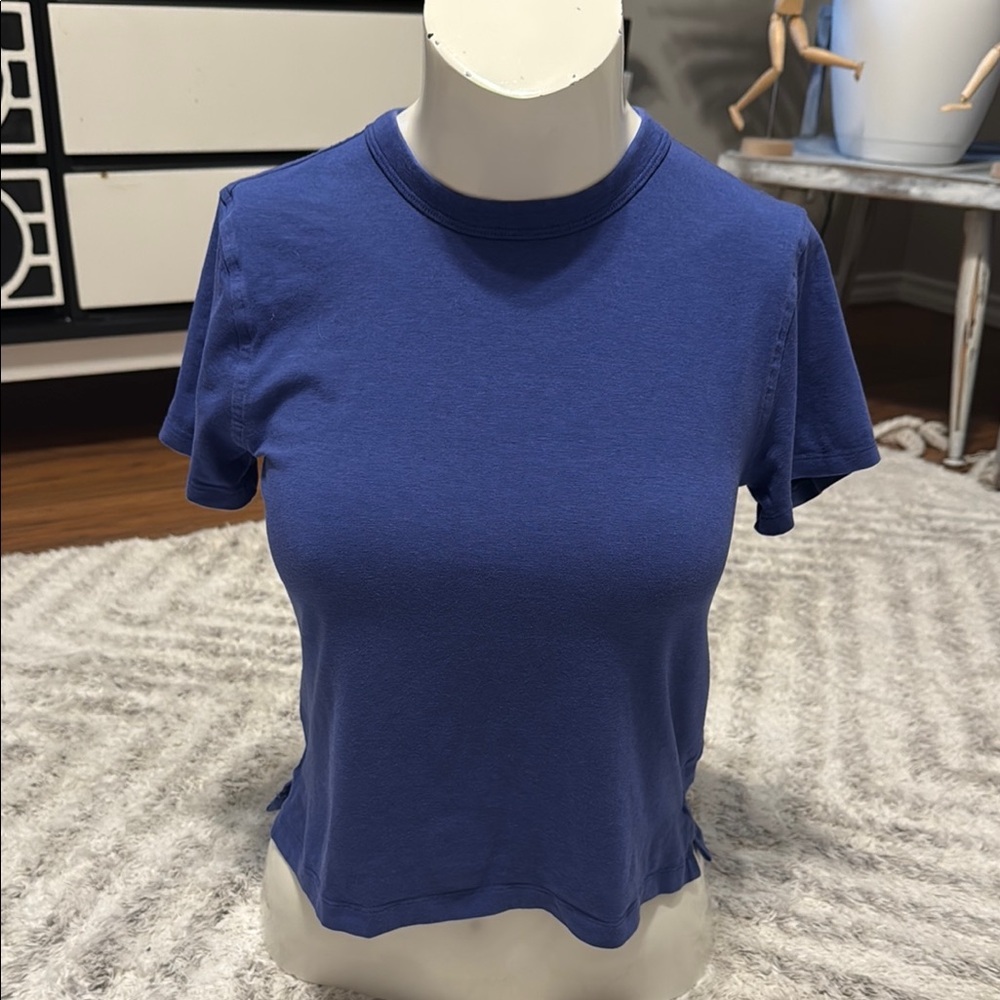 Lululemon size 2 Classic navy Blue Women's short sleeve Top